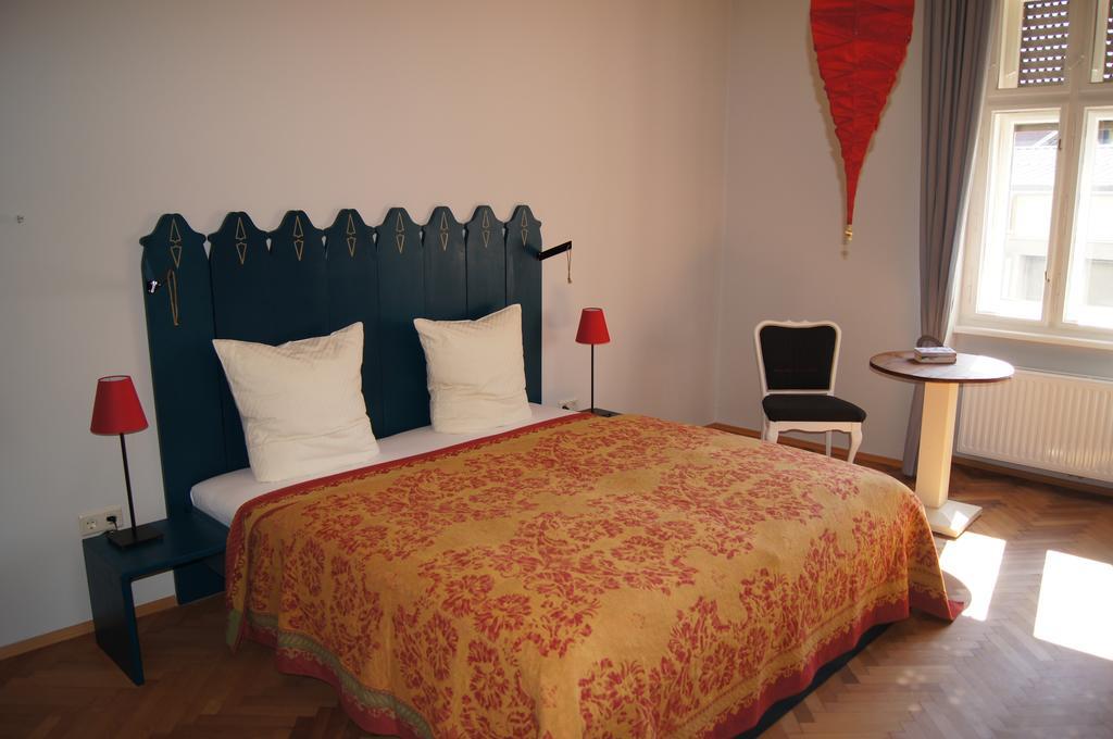 Altstadthaus Cityappartements غراتس الغرفة الصورة